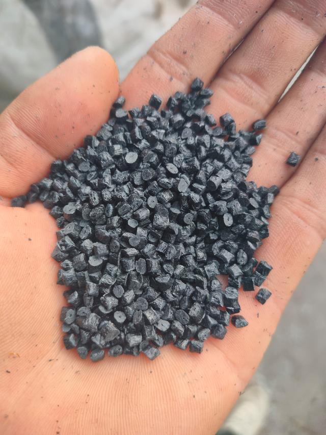 蘇州高價(jià)回收塑料,工廠庫(kù)存塑膠原料,破碎料,報(bào)廢產(chǎn)品料